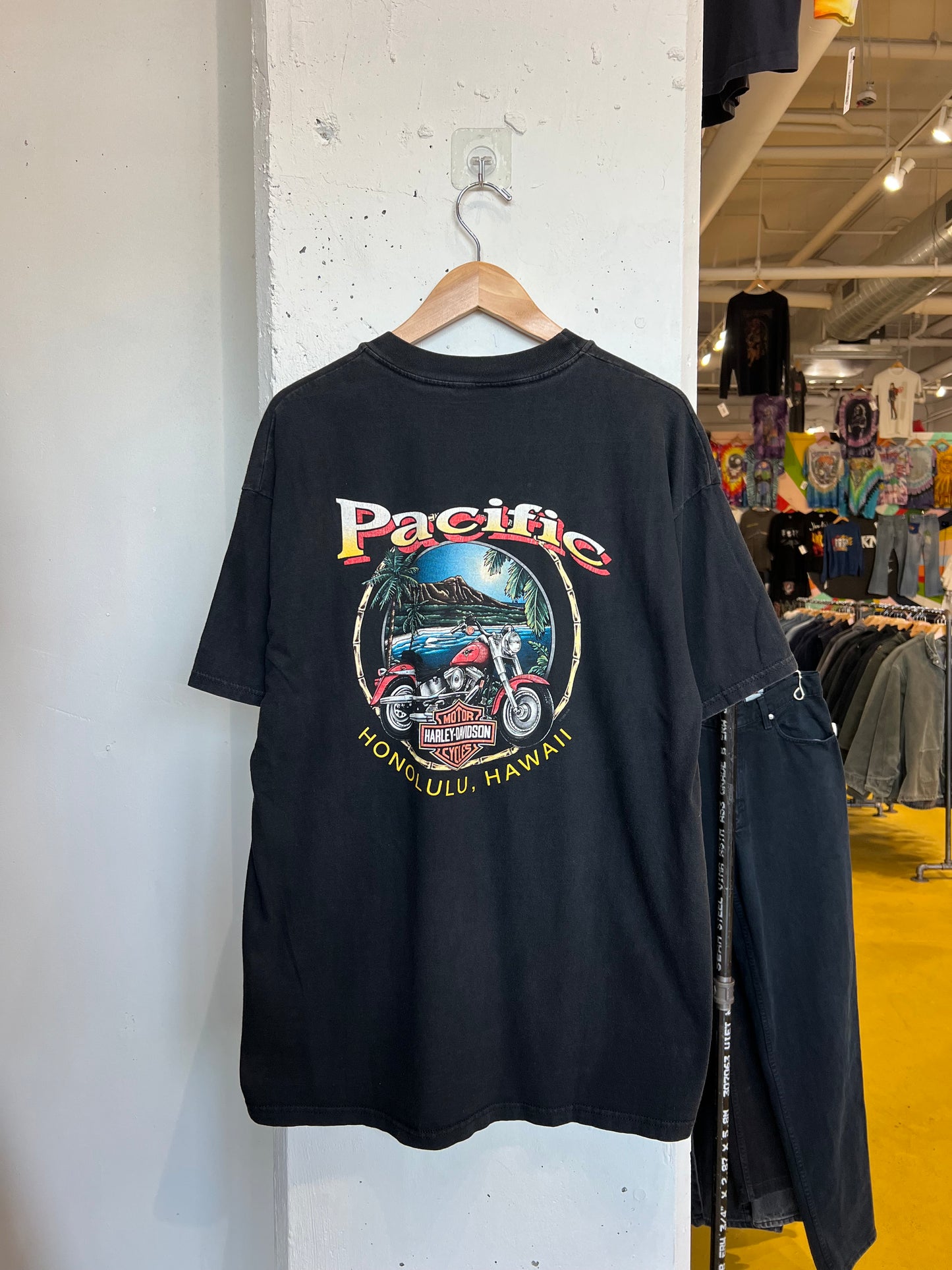 Vintage 1998 Honolulu Harley Davidson Tee