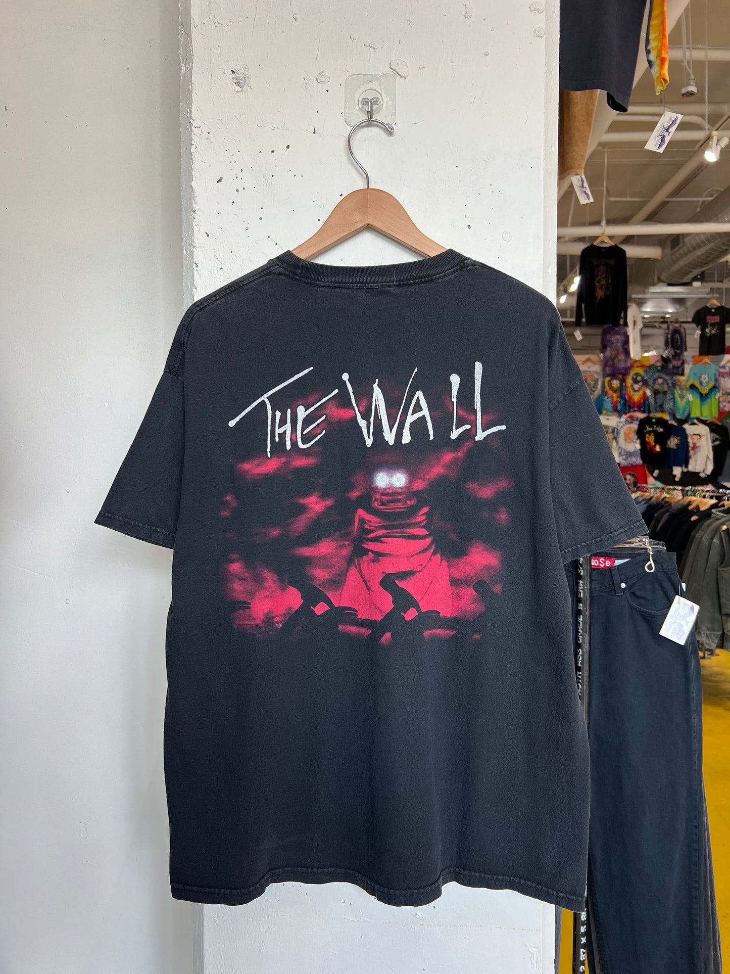 Vintage 1997 Pink Floyd Licensed To Winterland Tee