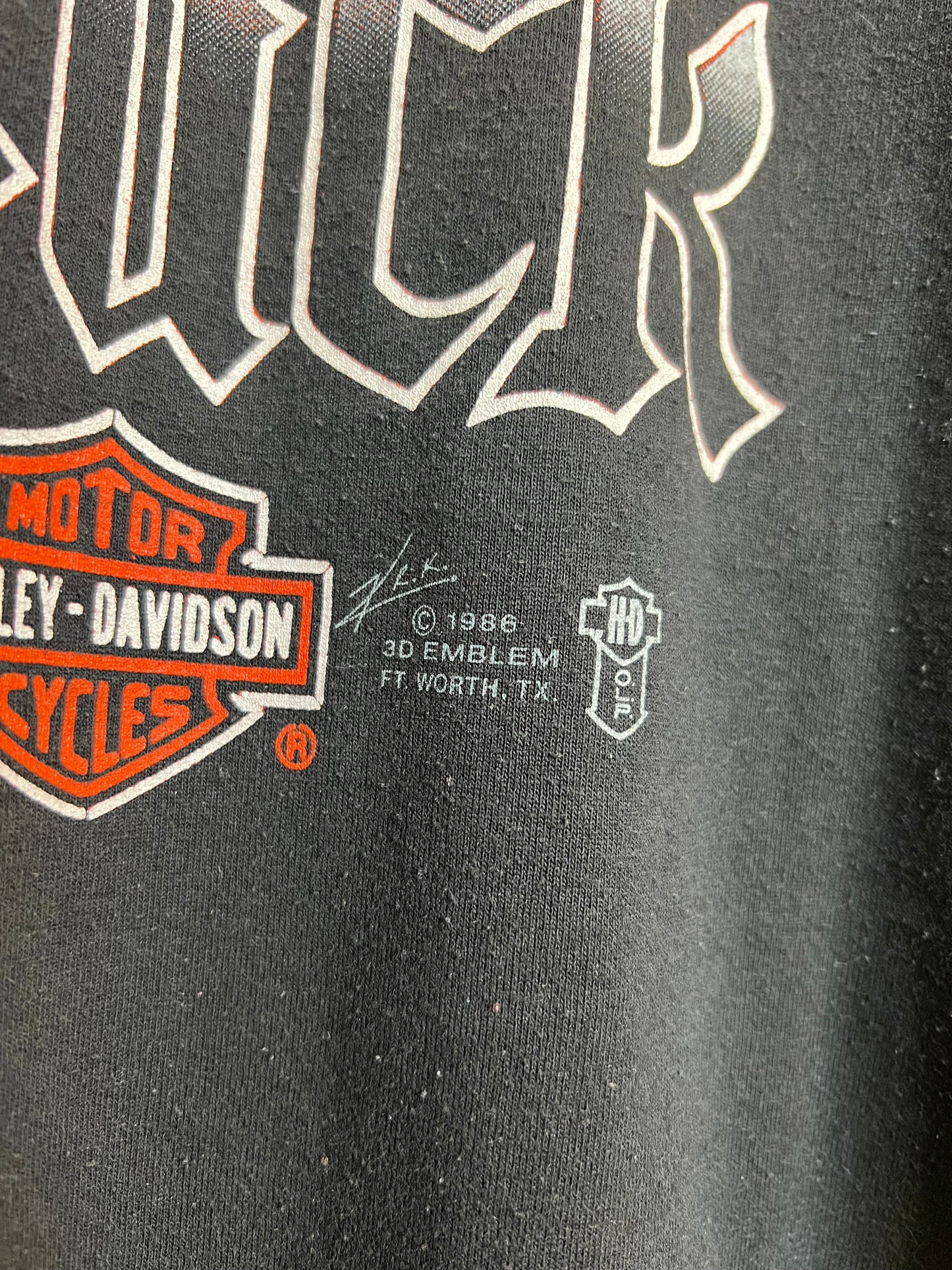 Vintage 1986 VA.Beach Harley Davidson 3D Emblem Tee