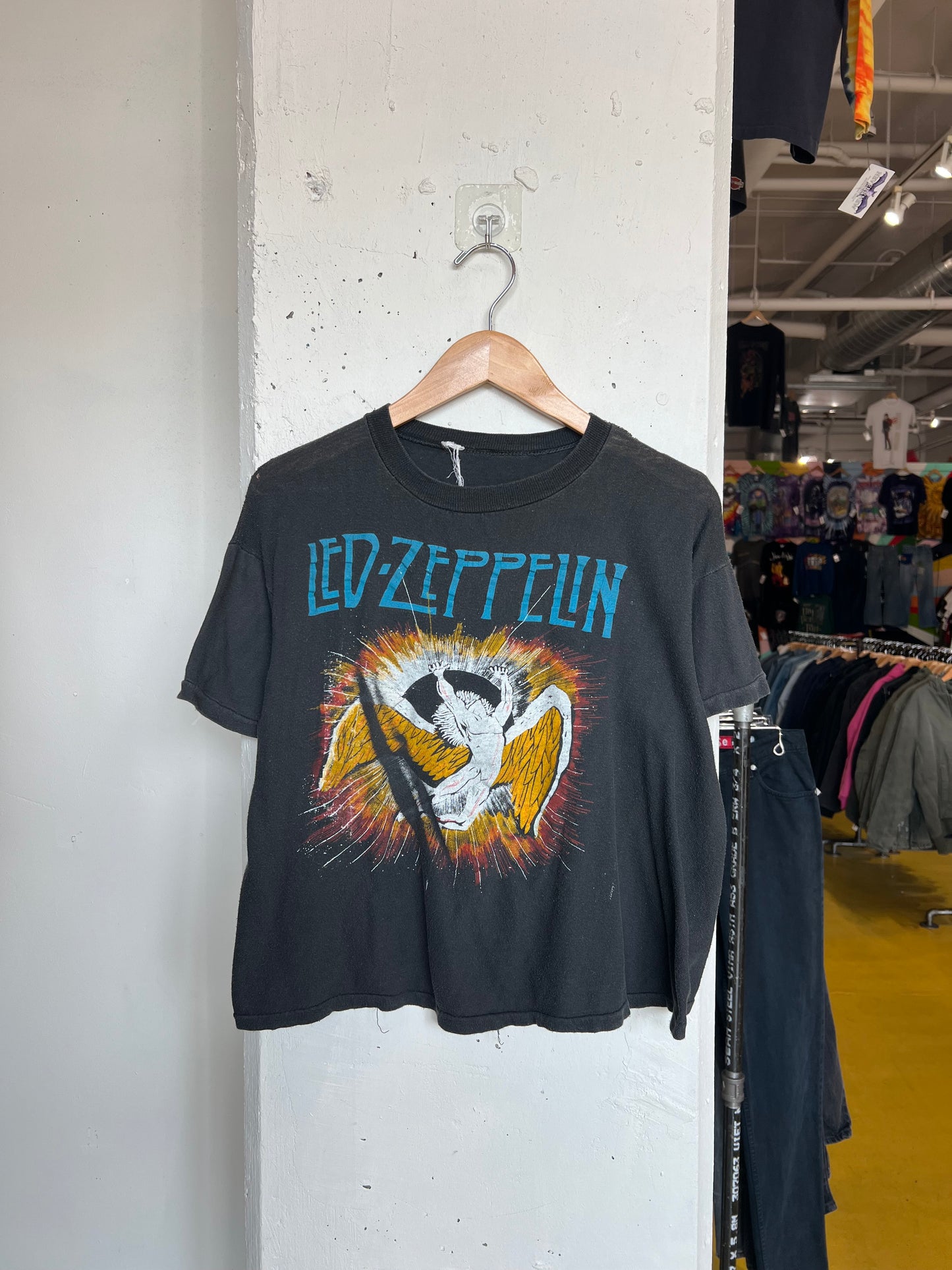 Vintage 70s/80s Led Zeppelin Thrashed Parking Lot Bootleg Tee