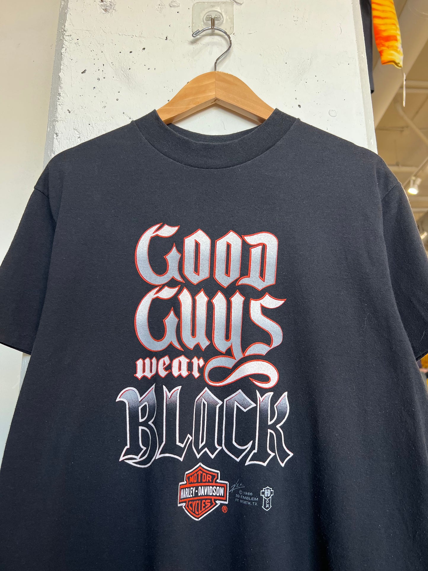 Vintage 1986 VA.Beach Harley Davidson 3D Emblem Tee