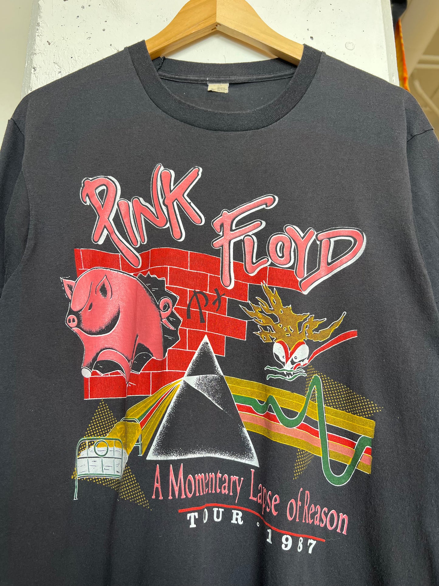 Vintage 1987 Pink Floyd “A momentary Lapse Of Reason” Tee